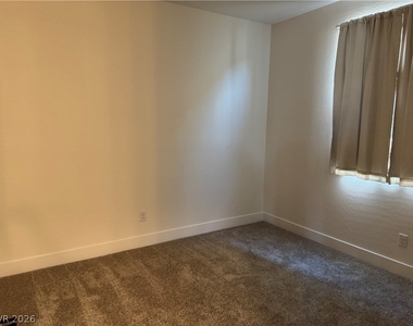 8662 Albanese Avenue - Photo Thumbnail 20
