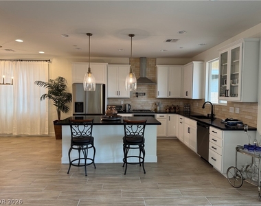 8662 Albanese Avenue - Photo Thumbnail 6