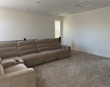 8662 Albanese Avenue - Photo Thumbnail 15