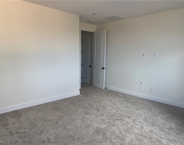 8662 Albanese Avenue - Photo Thumbnail 21