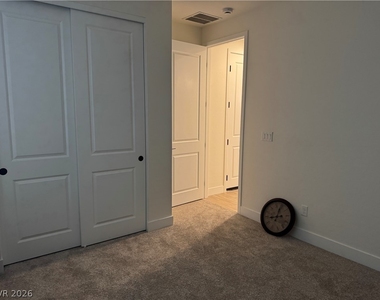 8662 Albanese Avenue - Photo Thumbnail 12