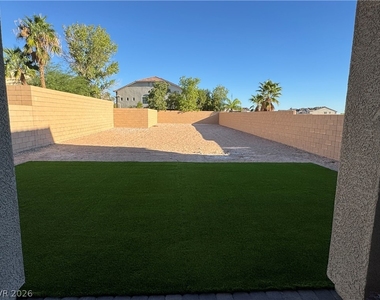 8662 Albanese Avenue - Photo Thumbnail 29