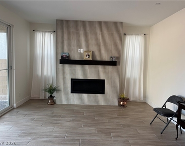 8662 Albanese Avenue - Photo Thumbnail 9