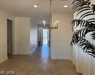 8662 Albanese Avenue - Photo Thumbnail 8
