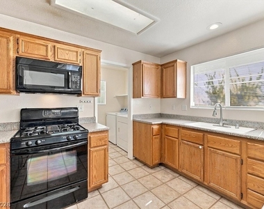 8104 Pursuit Court - Photo Thumbnail 10