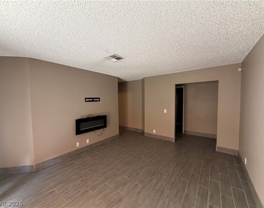 3151 Soaring Gulls Drive - Photo Thumbnail 14