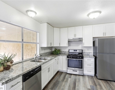 4828 Knollwood Drive - Photo Thumbnail 11