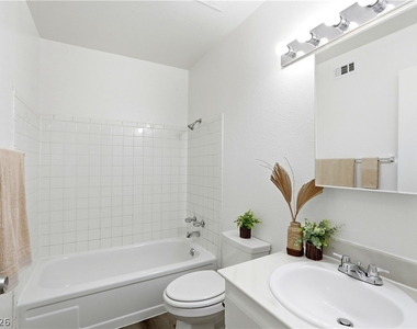 4828 Knollwood Drive - Photo Thumbnail 17
