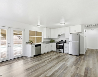 4828 Knollwood Drive - Photo Thumbnail 9