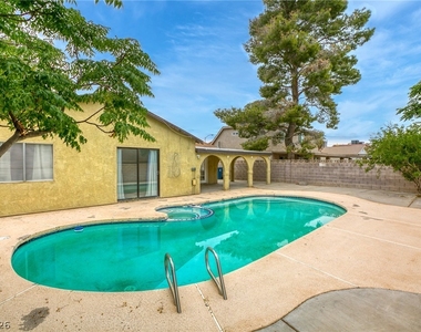 4828 Knollwood Drive - Photo Thumbnail 25
