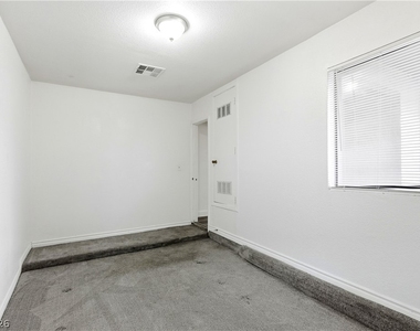 4828 Knollwood Drive - Photo Thumbnail 21