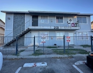 2121 Oceanus Lane - Photo Thumbnail 15