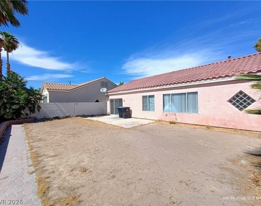 4709 Golden Palomino Lane - Photo Thumbnail 13