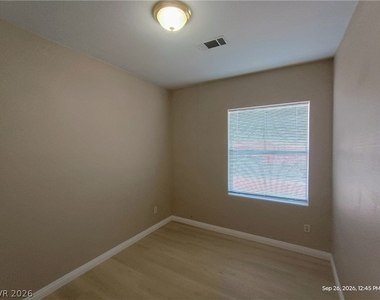4709 Golden Palomino Lane - Photo Thumbnail 10