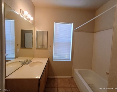 4709 Golden Palomino Lane - Photo Thumbnail 9