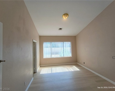 4709 Golden Palomino Lane - Photo Thumbnail 5