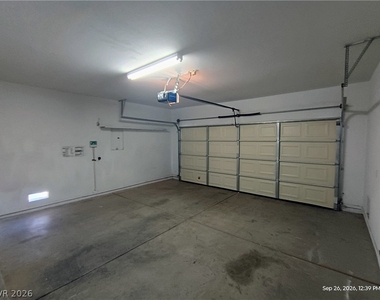 4709 Golden Palomino Lane - Photo Thumbnail 12
