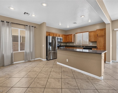 8105 Celina Hills Street - Photo Thumbnail 6