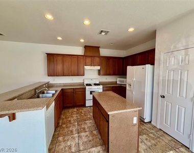 10029 Bonterra Avenue - Photo Thumbnail 6