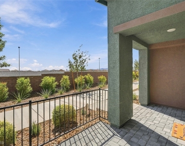 1689 Pamela Springs Lane - Photo Thumbnail 16