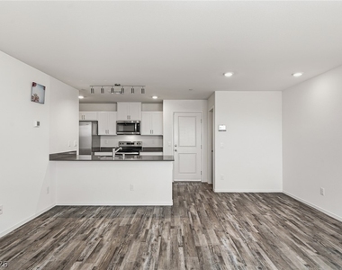 1689 Pamela Springs Lane - Photo Thumbnail 24