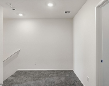 1689 Pamela Springs Lane - Photo Thumbnail 38