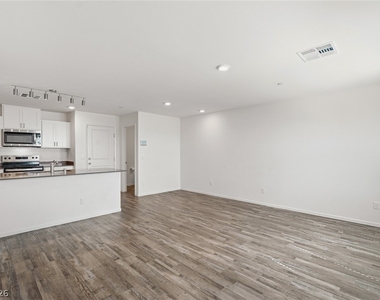 1689 Pamela Springs Lane - Photo Thumbnail 18