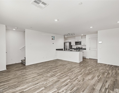 1689 Pamela Springs Lane - Photo Thumbnail 17
