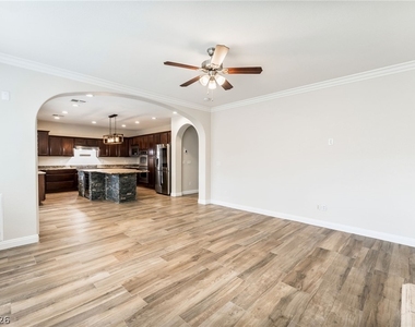 11577 Hadwen Lane - Photo Thumbnail 7