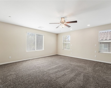 2915 Caxton Grove Drive - Photo Thumbnail 12