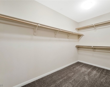 2915 Caxton Grove Drive - Photo Thumbnail 14