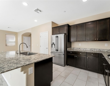 2915 Caxton Grove Drive - Photo Thumbnail 8