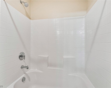 2915 Caxton Grove Drive - Photo Thumbnail 18
