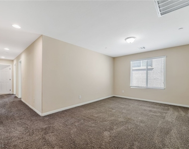 2915 Caxton Grove Drive - Photo Thumbnail 11