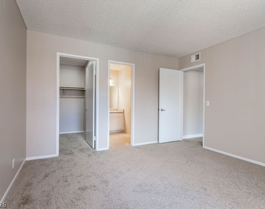 3151 Soaring Gulls Drive - Photo Thumbnail 10