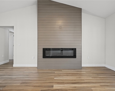 9009 Signal Terrace Drive - Photo Thumbnail 11