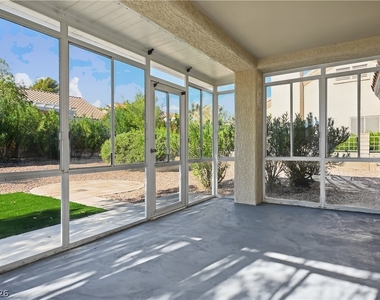 9009 Signal Terrace Drive - Photo Thumbnail 22