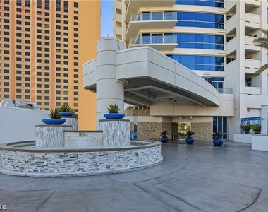 2700 Las Vegas Boulevard - Photo Thumbnail 1