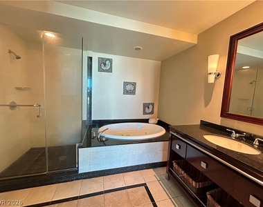 2700 Las Vegas Boulevard - Photo Thumbnail 12