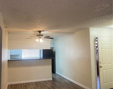 2750 S Durango Drive - Photo Thumbnail 7