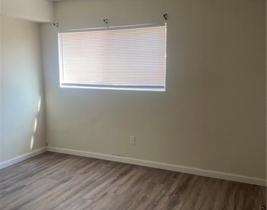 2750 S Durango Drive - Photo Thumbnail 24