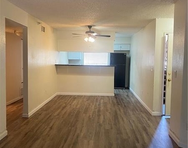 2750 S Durango Drive - Photo Thumbnail 6