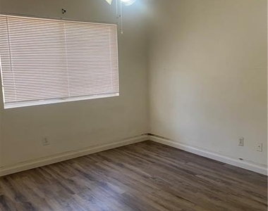 2750 S Durango Drive - Photo Thumbnail 16
