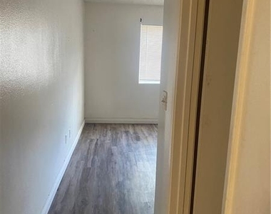 2750 S Durango Drive - Photo Thumbnail 14