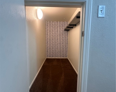 1069 Water Cove Street - Photo Thumbnail 13