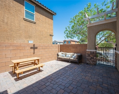 1069 Water Cove Street - Photo Thumbnail 4