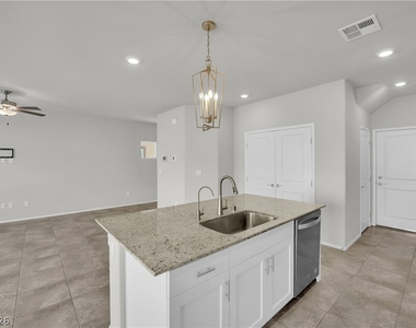 3752 Ramura Avenue - Photo Thumbnail 8