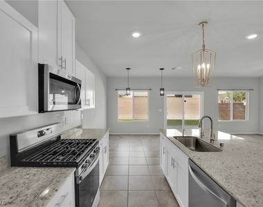 3752 Ramura Avenue - Photo Thumbnail 12