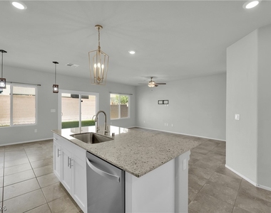3752 Ramura Avenue - Photo Thumbnail 9