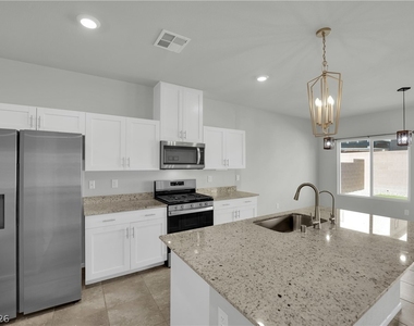 3752 Ramura Avenue - Photo Thumbnail 10